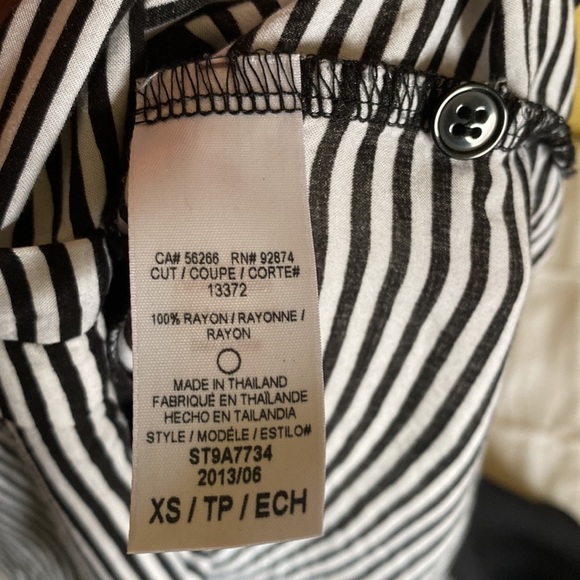 Splendid Black And White Striped V-neck Shirt Top Blouse - Picture 9 of 9